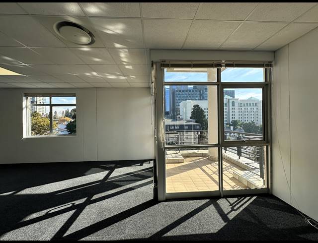 1,210M² OFFICE TO LET IN SANDTON CENTRAL